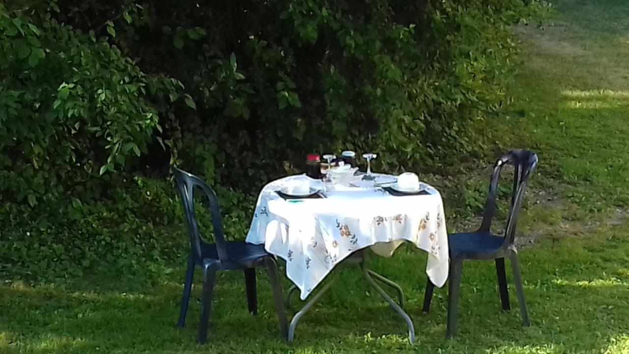 Domaine Pastel Acomodação com café da manhã Besson Exterior foto